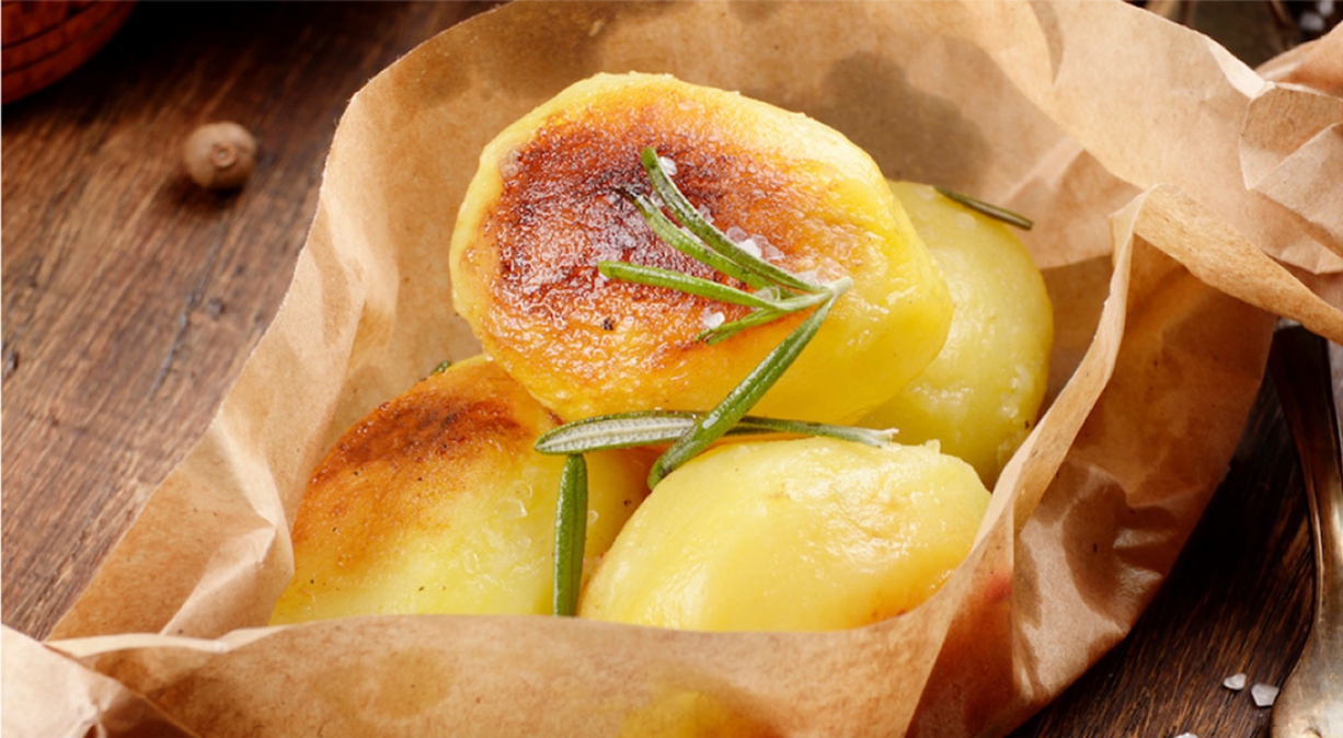 Patate al forno con bacon e rosmarino